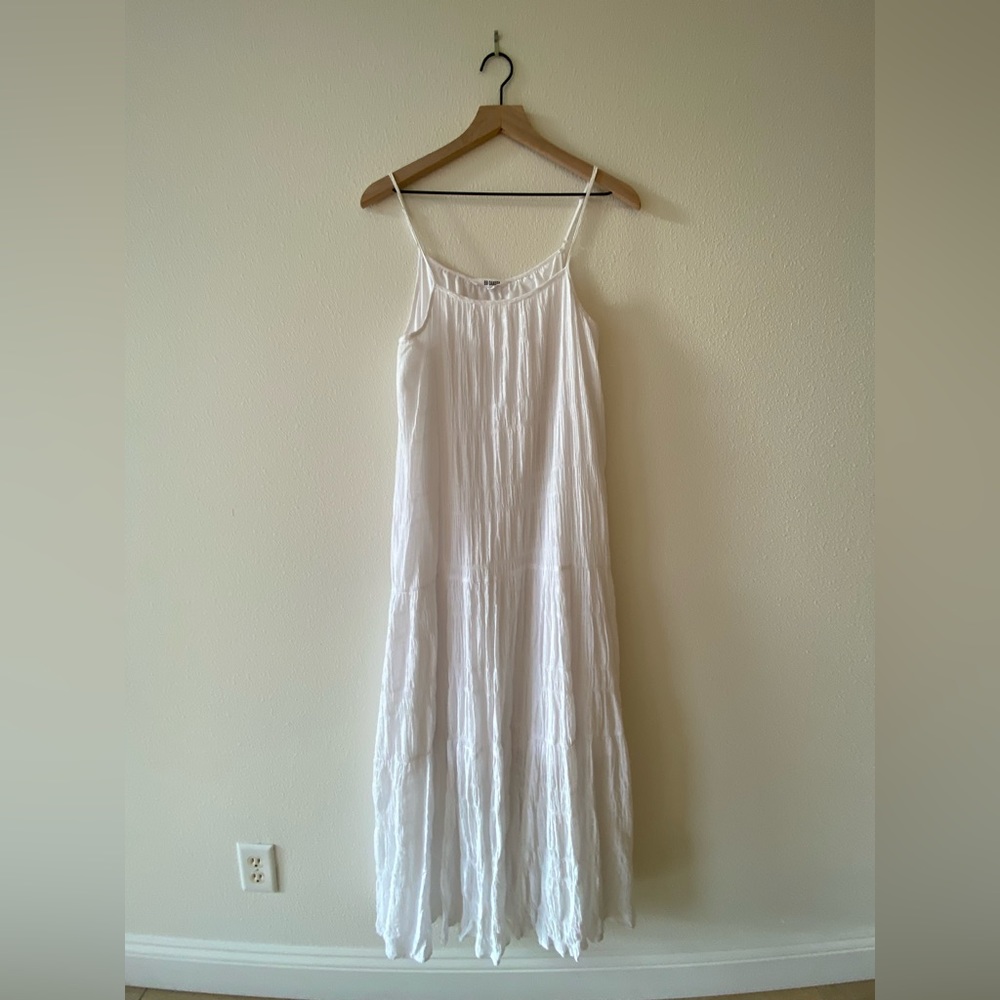 Light and flowy summer dress by BB Dakota. Easy to wash. Lined.